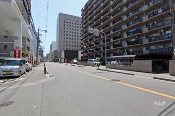 敷地東側の前面道路