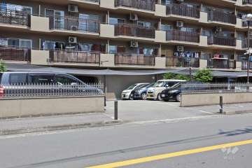 駐車場の出入口