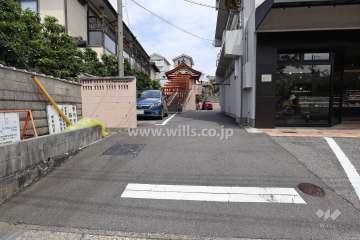 駐車場出入り口・敷地内駐車場（屋外平面式）
