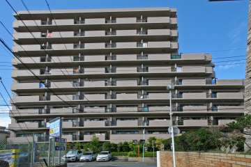 NDSマンション神穂の外観（南側から）