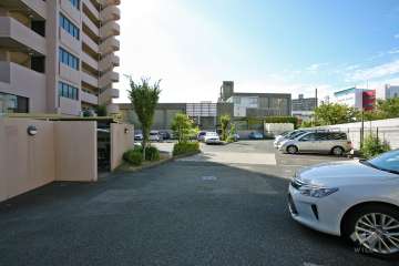 敷地内駐車場（屋外平面式）