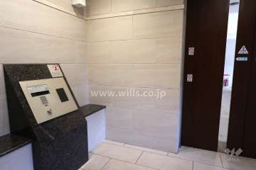 エントランスはオートロック付きです。