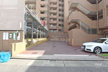 駐車場出入り口
