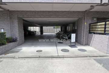駐車場出入り口