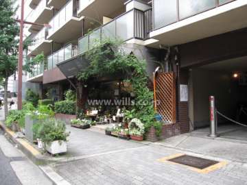 1階に店舗部分があります。