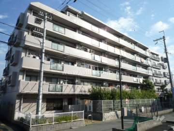 エンゼルハイム千里山第２の外観（北西側から）