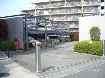 敷地内駐車場（ロボットゲート付き）