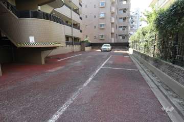 敷地内駐車場(屋外平面式)