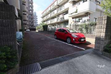 駐車場の出入り口