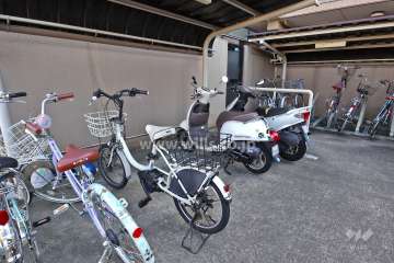 駐輪場とバイク置場