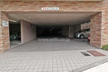 駐車場出入り口