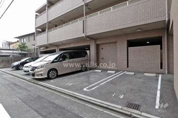 敷地内駐車場（屋外平面式）