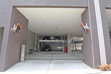 駐車場出入り口（ロボットゲート付き）