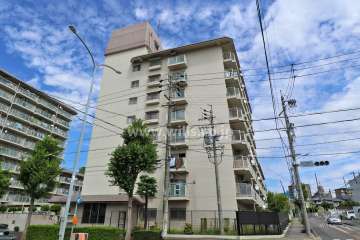 リリーハイツ瑞穂田辺1号棟の外観（南西側から）
