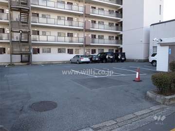 敷地内駐車場（屋外平面式）