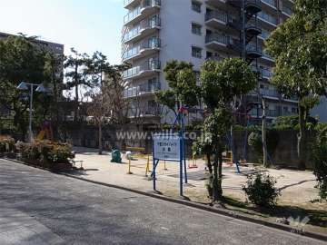 敷地東側には公園があります。