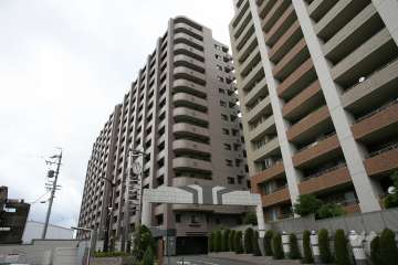 宝マンション堀田ソレアードの外観