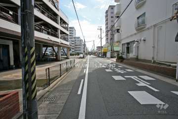 敷地東側の前面道路