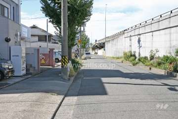 敷地北側の前面道路