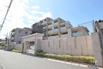 プラウド瑞穂日向町ヒルトップの外観（北側から）