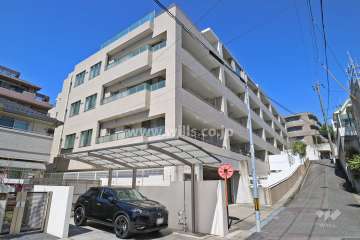 バンベールグラン日向町の外観（南西側から）