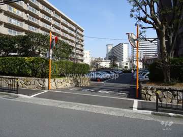 駐車場の出入り口