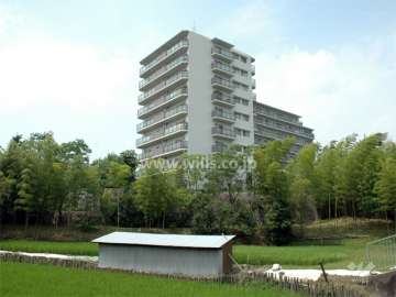 エクセレンス千里山の外観（南東側から）