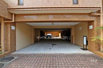 駐車場出入り口