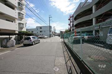 敷地南側の前面道路