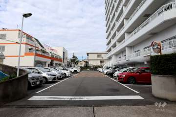 駐車場出入り口