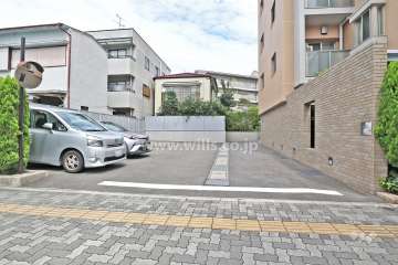駐車場出入り口
