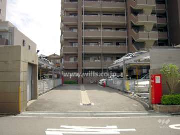 敷地北側にある敷地内駐車場