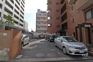 駐車場出入り口