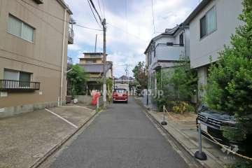 敷地南側の前面道路
