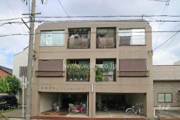 丸美タウンマンション亀城の外観（西側から）