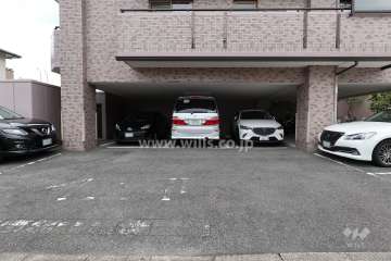 敷地内駐車場（屋内平面式）