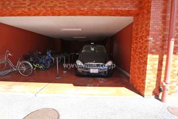 敷地内駐車場（屋内平面式）