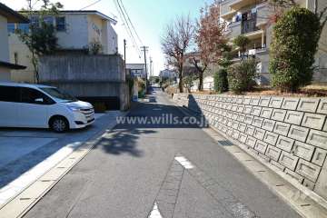 敷地南東側の前面道路