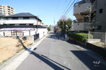 敷地北西側の前面道路