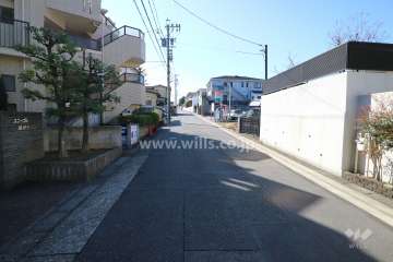 敷地北西側の前面道路