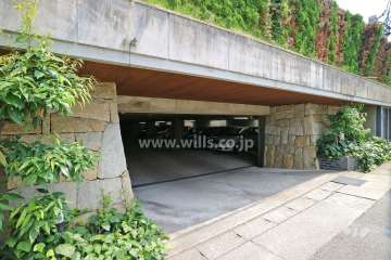 駐車場出入り口