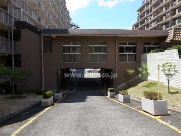 駐車場へのアプローチ