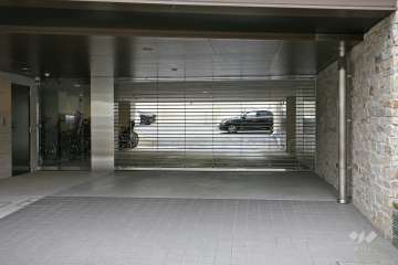 駐車場出入口(リングシャッター付き)