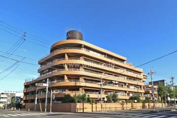 三旺マンション清水ヶ岡の外観（南東側から）