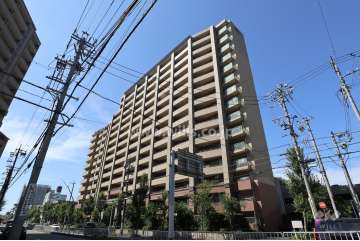 藤和八事緑ヶ岡ホームズの外観（北東側から）