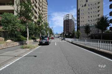 敷地南東側の前面道路
