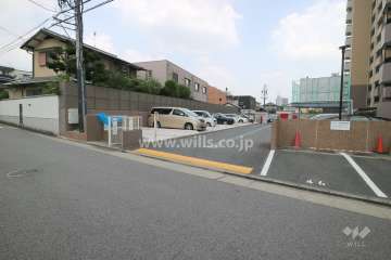 駐車場出入り口