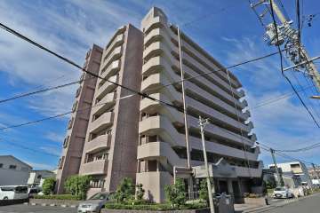 宝マンション小田井ウエストの外観（東側から）