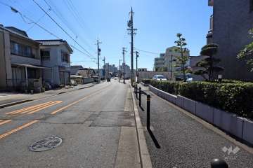 敷地南東側の前面道路