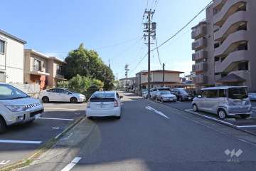 敷地北側の前面道路